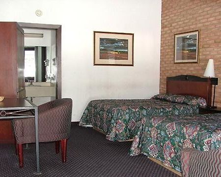 Rodeway Inn Каділлак Номер фото