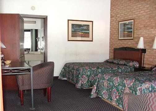 Rodeway Inn Каділлак Номер фото